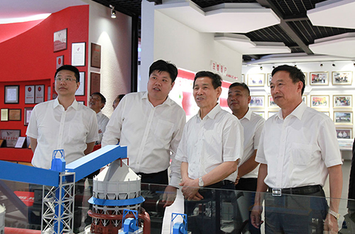 喬龍德:建材裝備企業(yè)要肩負(fù)歷史使命 成為行業(yè)高質(zhì)量發(fā)展支撐